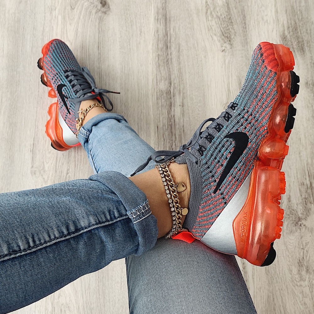 Nike air vapormax flyknit sneakers - Picture 2 of 8